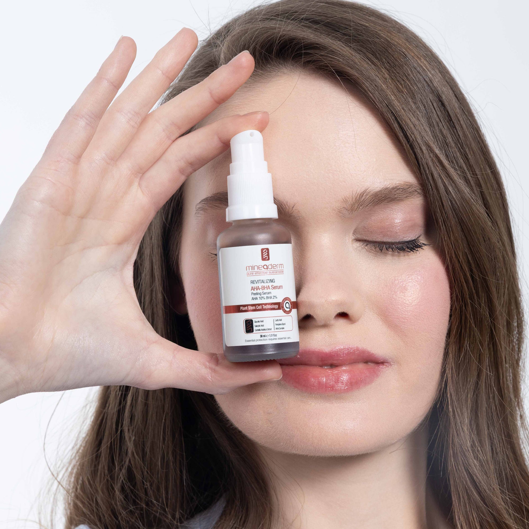 REVITALIZING AHA BHA SERUM