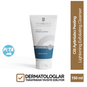 Mineaderm Arındırıcı Nemlendirici Renk Tonu Düzenleyici Canlandırıcı; 150 ml beyaz tüp ambalajda, mavi ve gri detaylı temizleyici peeling. Cildi nazikçe yeniler, kuruluğun neden olduğu pul pul dökülmeleri engellemeye yardımcı olur. Aydınlatıcı etkisiyle cilde ışıltılı bir görünüm kazandırır, pürüzsüz ve canlı bir cilt yapısını destekler.
