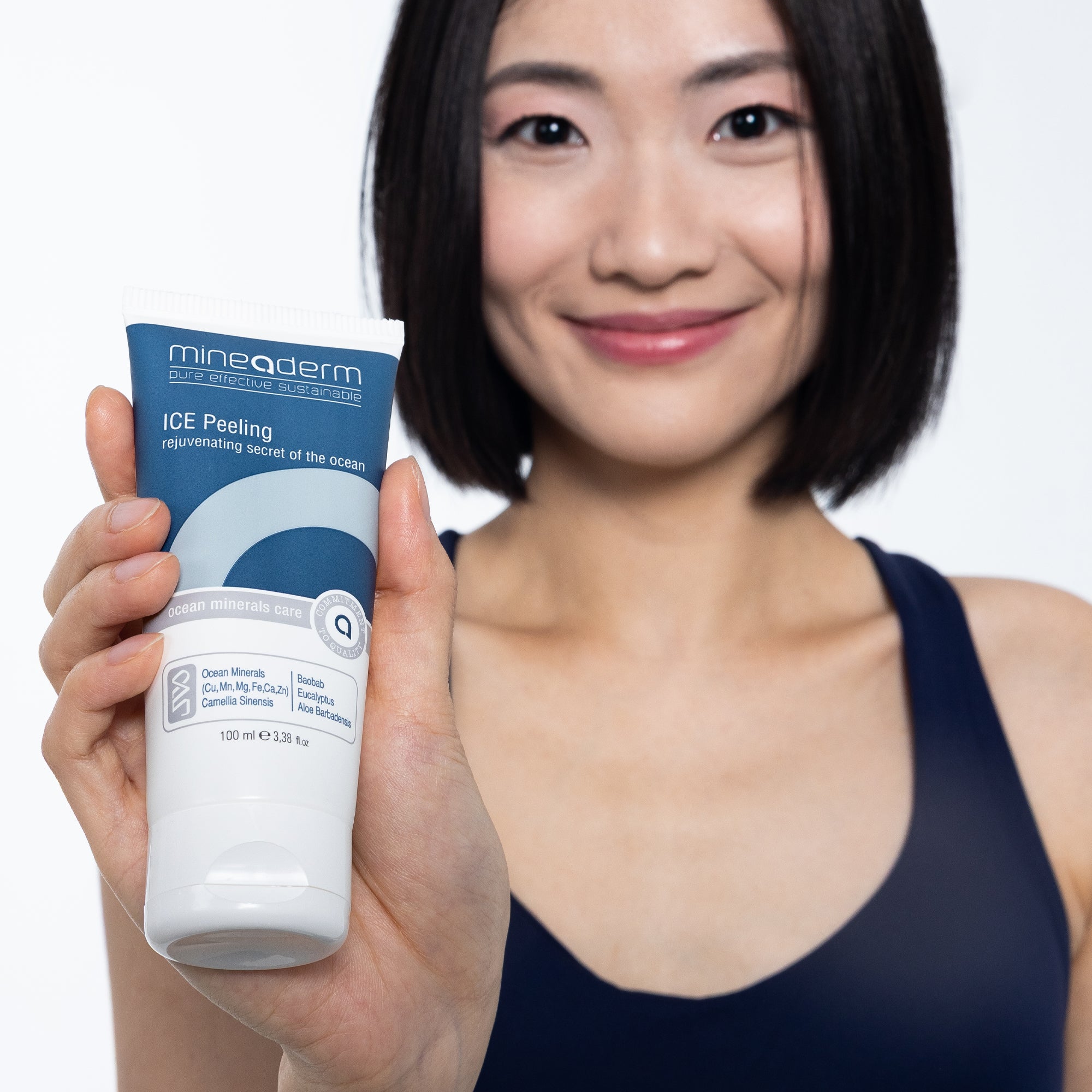 化粧下地 EmmiePrestigeProtecteurUVMineralBB01 Yüz İçin Yenileyici Bakım Peelingi – mineaderm